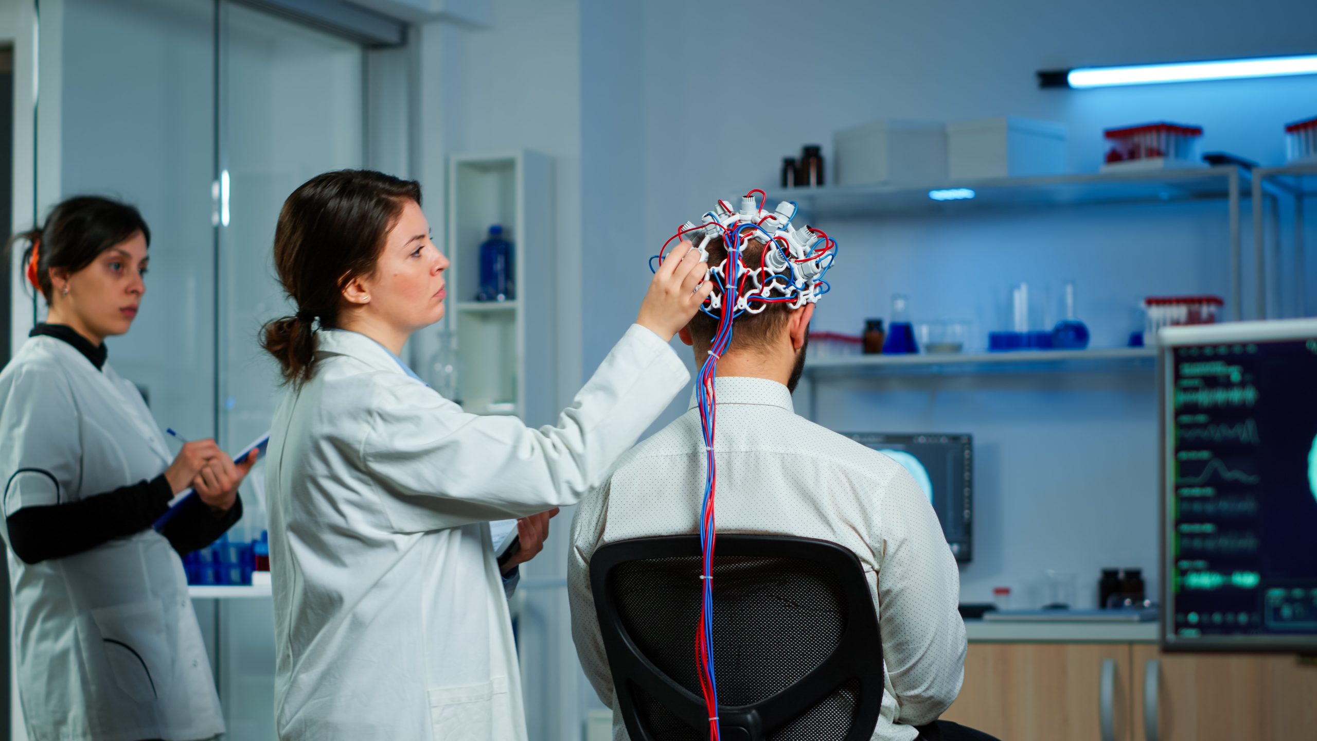 ¿En qué número de orden terminó la especialidad de Neurología en el MIR?